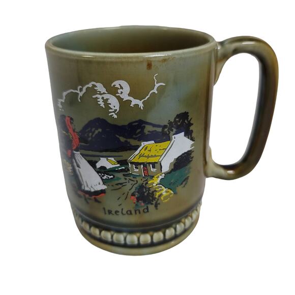 Irish Porcelain Made in Ireland D Mug Cup Thatch roof Farm Cottage Farmer Girl - Picture 1 of 4